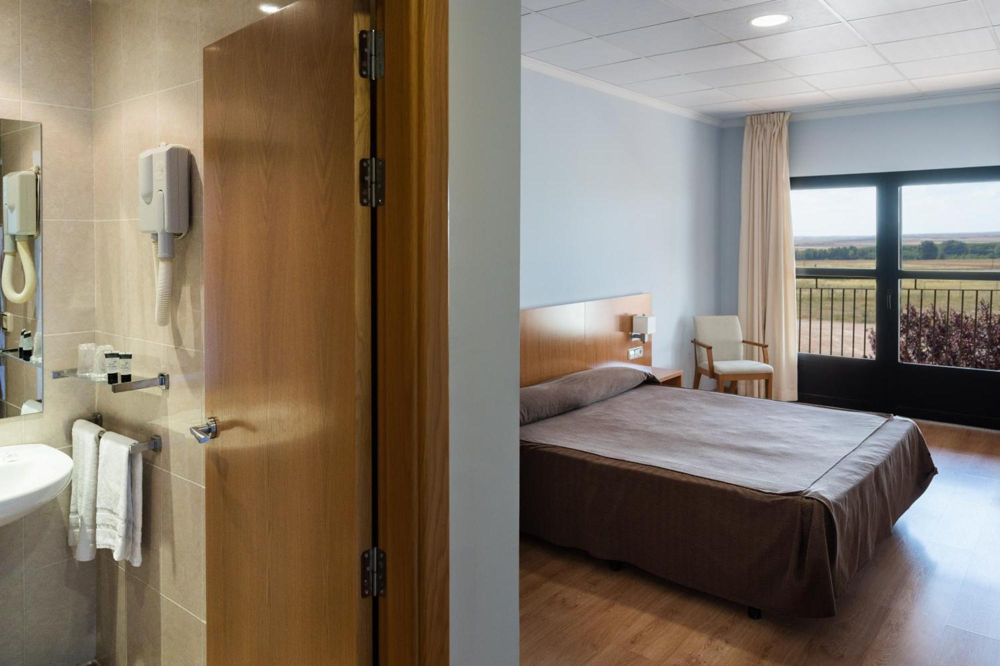 As Monreal Del Campo Hotel Ngoại thất bức ảnh