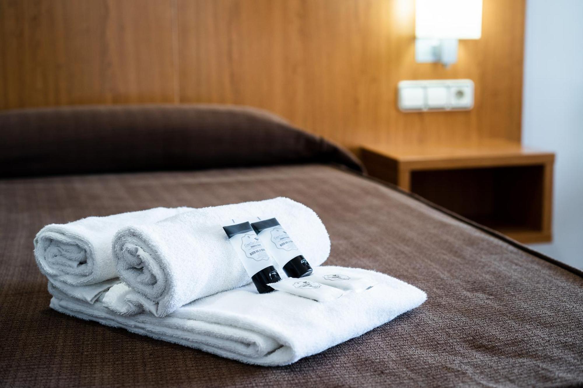 As Monreal Del Campo Hotel Ngoại thất bức ảnh